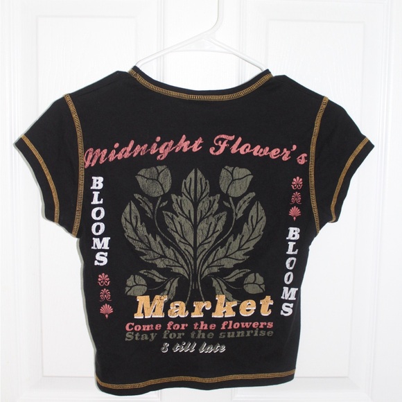 Urban Outfitters “Midnight Flower’s Market” Graphic Baby Tee Size M - Picture 2 of 3